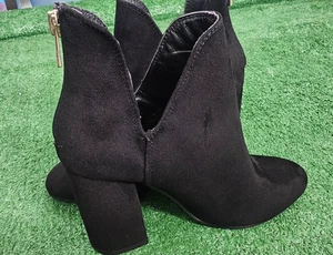 Primadonna Collection Suede Black Zip Heel Ankle Fashion Boot Women Italy Sz 35 - Picture 1 of 7