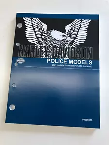 Harley Davidson libro de motocicletas 2021 modelos de policía catálogo de piezas P/N 94000856 - Imagen 1 de 5