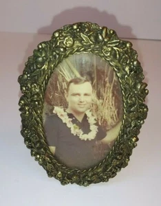 De Colección Mementos Latón Ovalado Marco de Fotos Recuerdos Floral Corona Pequeña Mini 4" x 2.5" - Imagen 1 de 10