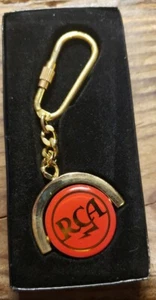 RARE! Vintage RCA VICTOR NASHVILLE NIPPER DOG KEY CHAIN Gold Tone/Red NEW! NOS - Picture 1 of 3