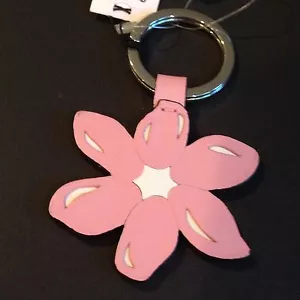 Llavero con flores de cuero COACH rosa y blanco nuevo con etiquetas - Imagen 1 de 2