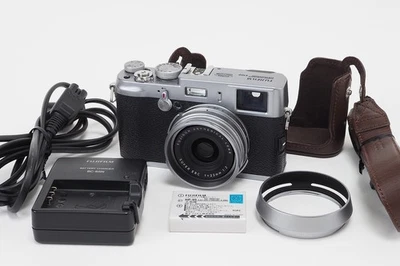Fujifilm FinePix X100 Silver 12.3MP Digital Camera  [Very good] 06-t17 - Image 1 of 4