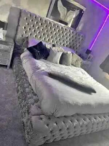 BESPOKE GREY CRUSHED VELVET AMBASADER BED WITH & WITHOUT GAS LIFT/MATTRESS - Picture 1 of 2