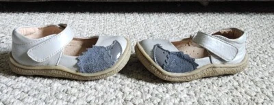 Zapatos de cuero gris erizo Livie and Luca Mary Jane niñas pequeñas talla 5 Foto 1 de 4