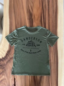 Damen-T-Shirt Hocus Pocus Sanderson Witch Museum Größe M schwarze Flamme Kerze   - Bild 1 von 1