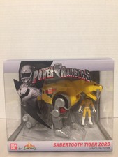 Bandai Power Rangers Legacy Mighty Morphin Sabertooth Tiger Zord with Figure