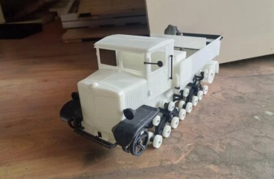 1/18 3d printed  tank Soviet Voroshilovets Tractor - Image 1 of 4