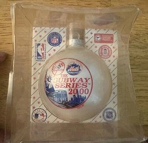 2000 World Series Subway Series Yankees vs Mets Christmas Ball - Picture 1 of 1