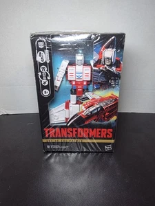 Transformers Generations Age of the Primes Deluxe Class Aerial Fireflight Figure - Picture 1 of 8