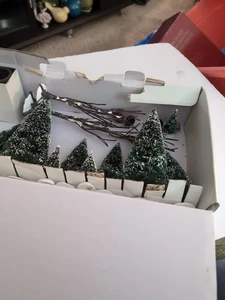 Vintage Abt. 56 Weihnachtsdorf Zubehör Landschaft Bäume 13-teiliges Set ohne Schnee - Bild 1 von 4