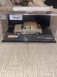 Vitesse Models Maßstab 1:43 34510 - Riley Kestrel - Arianca beige sandy beige - Bild 1 von 4
