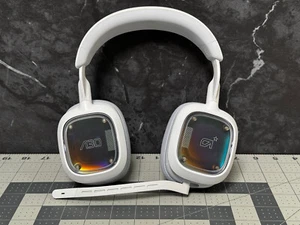 Logitech Astro A30 LIGHTSPEED Wireless Gaming Headset + Mic *Logitech Return* - Picture 1 of 12