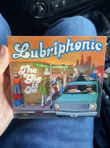 Lubriphonic - The Gig Is On - Audio CD brandneu werkseitig versiegelt - Bild 1 von 3