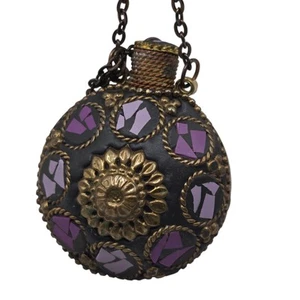 Vintage Intricate Brass & Stone Perfume Scent Bottle Vial Pendant Necklace Lilac - Bild 1 von 10