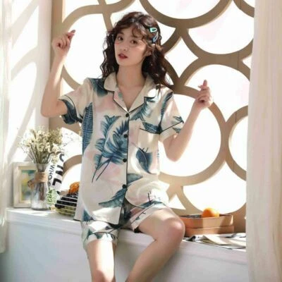 Conjunto de pijama de satén de seda de manga corta con botones y ropa de dormir para mujer Foto 1 de 4