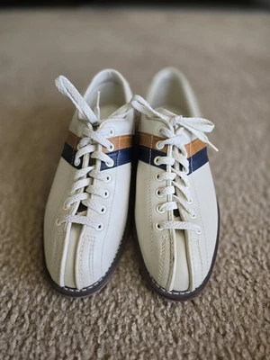 STRIKER Bowling Shoes Size 7.5 W/6.5 M. Cream, Navy Leather Vintage Steel Shank - Image 1 of 4