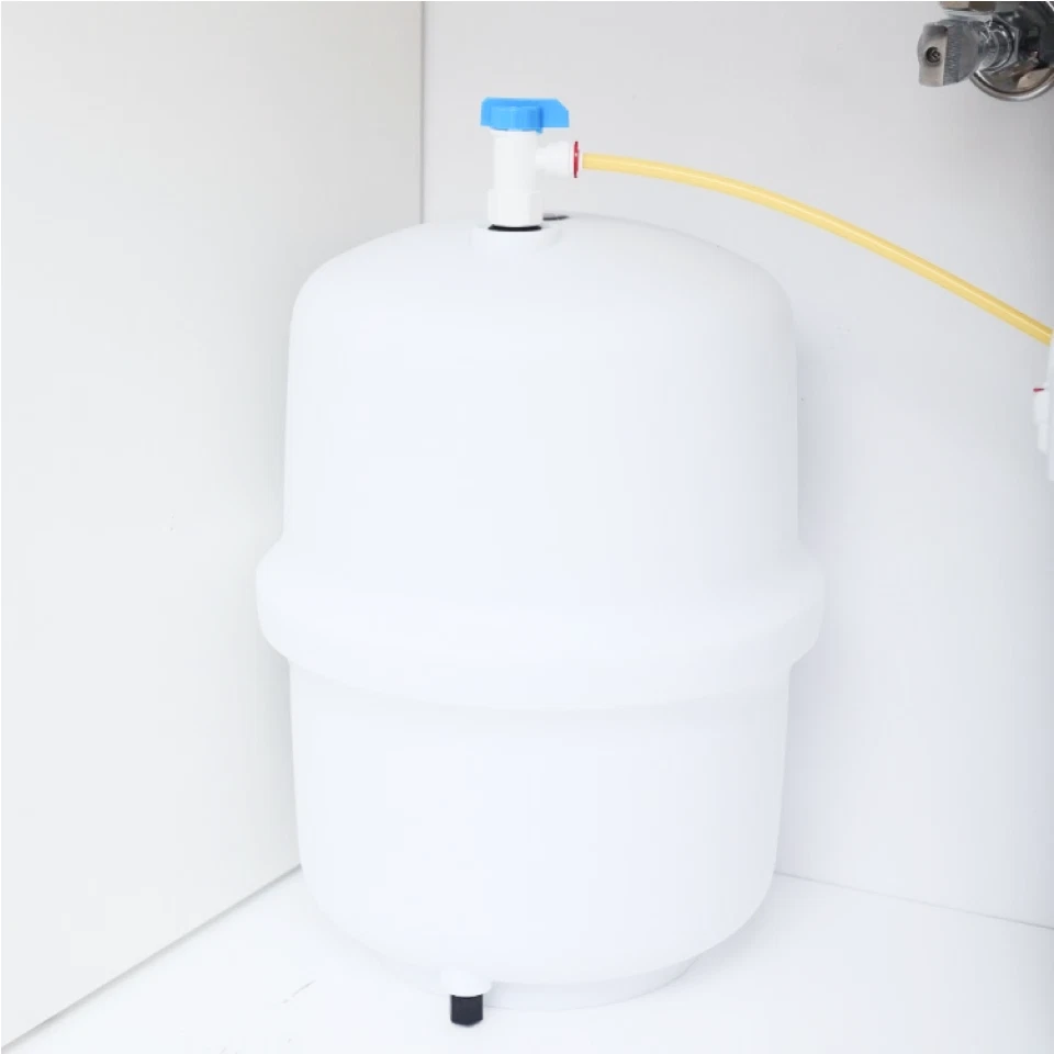 Pressurized Plastic water tank for reverse osmosis filters, 12L/3.2gal - Image 1 of 4