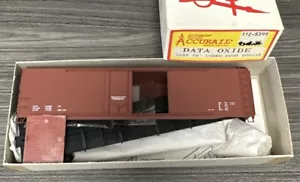 Accurail HO Kit #5399 50’ Combo Door Box Car Data Oxide - NEW - Picture 1 of 4