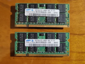 RAM SAMSUNG M470T6554CZ3-CD5 - 2 x 1GB 2Rx8 PC2-4200S DDR2 - 2GB TOTALE - Foto 1 di 1