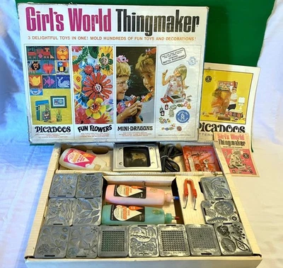 Mattel Girl's World Thingmaker 1968 Mini Dragones Flores Picadoos Foto 1 de 4