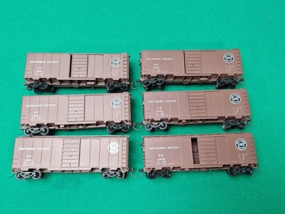Rake of 6 ACCURAIL HO South Pacific 40' Model Railway Box Car Wagons 59001-59006 - Image 1 of 4