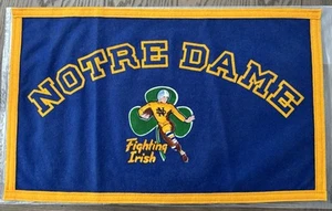 NOTRE DAME 23”x14” VINTAGE Filz Banner Rockne Leahy Gipper WOW LOOK 👀 🍀 - Bild 1 von 2