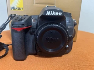 Nikon D7000 DSLR Camera with EN-EL15 Battery MH-25 Charger 56000 ISO 3200 - Picture 1 of 8