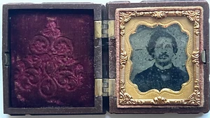 ANTIQUE VICTORIAN TINTYPE PHOTOGRAPH OF A YOUNG MAN IN THERMOPLASTIC UNION CASE - Picture 1 of 5