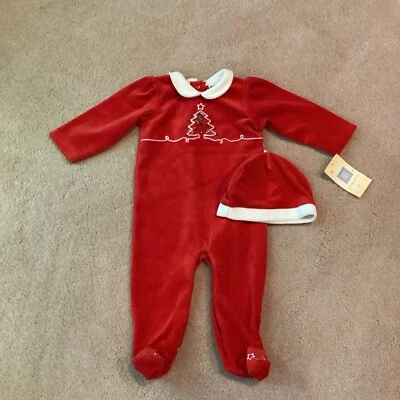 NUEVO CON ETIQUETAS LITTLE ME 12 MESES TRAJE DE VACACIONES DE UNA PIEZA, DISEÑO DE ÁRBOL, CUELLO, ROJO, SOMBRERO Foto 1 de 4