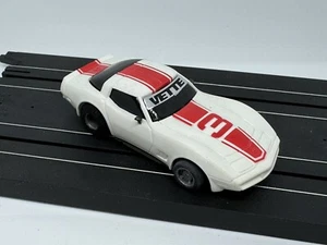 VTG - TYCO MAGNUM Corvette White/Orange #3 on Correct 440 Chassis w/Mirrors NEW - Picture 1 of 3