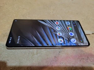 Google Pixel 7 Pro - 256 GB - Snow (Unlocked) - Zdjęcie 1 z 3