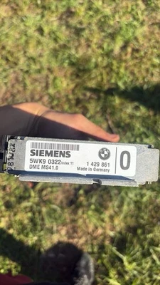 12141429999 Centralina iniezione  motore BMW Serie 5 (E39) 520i 24V Berlina - Immagine 1 di 4