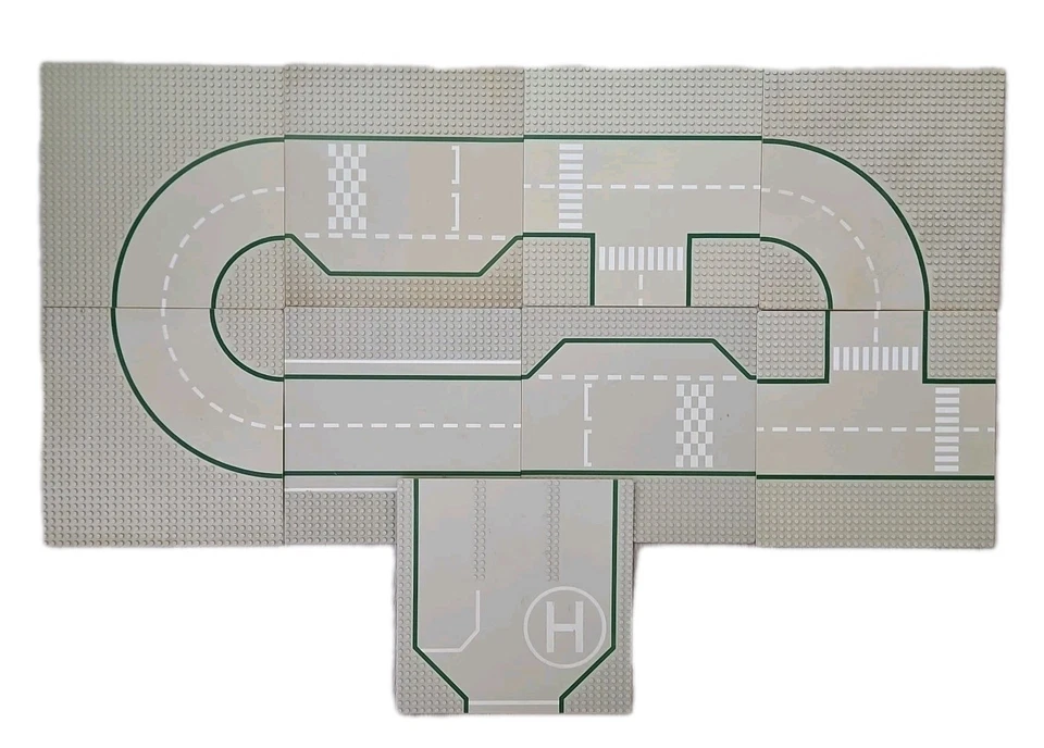 Лот дорожных опорных плит LEGO 32 x 32 — 9 винтажных светло-серых строительных пластин с игровой одеждой - Изображение 1 из 4