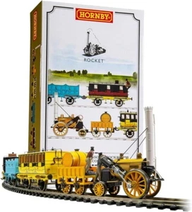 Hornby R3956 L&MR, Stephenson's Rocket Mail Coach Train Pack - Era 1 - OO Gauge - Picture 1 of 1