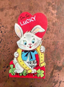 Tarjeta de San Valentín Kitsch Anthropomórfica Lucky Bunny Rabbit de colección años 50 sin usar - Imagen 1 de 4
