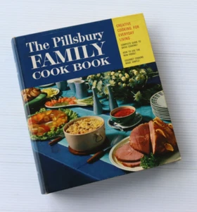 1960's Vintage THE PILLSBURY FAMILY COOKBOOK Binder 5-RING First Edition 1963 - Picture 1 of 14