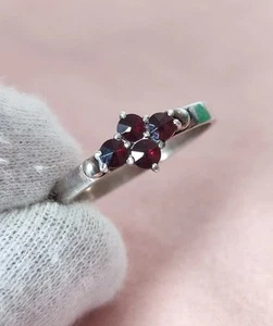 Vintage ring of 900 sterling silver with natural Czech garnet . - Picture 1 of 10