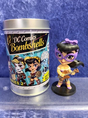 DC Comics Bombshells series 2 Vinyl  Figures 2017 Loose Huntress with Tin - Image 1 of 3