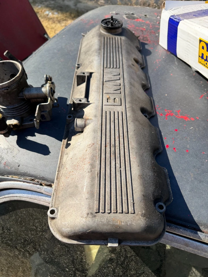 82-87 BMW 325E 528E 325 528 E30 OEM ENGINE MOTOR VALVE COVER - Image 1 of 2