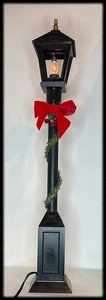 Byers Choice Carolers Street Lamp 22" | Works | Missing Faux Glass Panels | VG+ - Picture 1 of 3