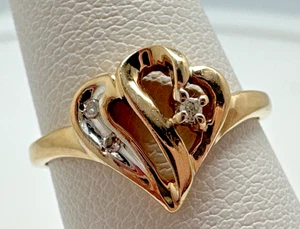 Anillo vintage de oro amarillo de 10 quilates con acento de diamantes transparentes TRG tamaño corazón 4,5 1,2 g - Imagen 1 de 11