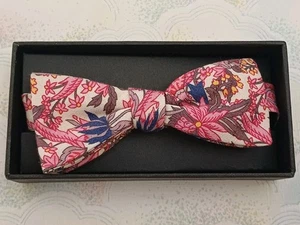 Pajarita Selected Homme Rosa Floral Seda y Lino Ajustable Sin Atar En Caja - Imagen 1 de 6