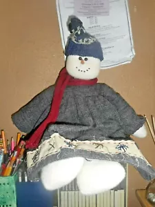 1999 TENDER HEART TREASURES LTD HANDMADE RUSTIC SNOWMAN WITH LONG DRESS & HAT - Picture 1 of 11