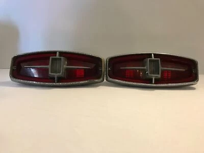 1966 Ford Country Squire задний фонарь в сборе красный объектив OEM - Изображение 1 из 4