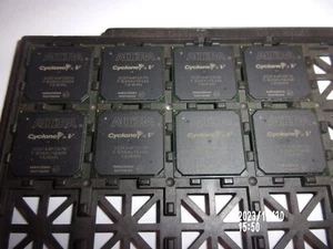 Lot of 8 Altera FPGA Cyclone V 5CEFA4F23I7N - Picture 1 of 4