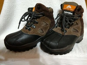 Boy's Size 2 Ozark Trail Thinsulate Insulation Boots - Picture 1 of 5