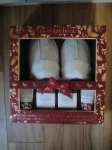 Baylis & Hardy Fuzzy Duck Slipper Fireside Marshmallow Mulberry Foot Soaks Soaps - Picture 1 of 10