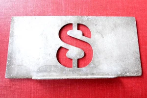 LONDON TRANSPORT BUS LAUFNUMMER SCHABLONENSCHILD 8. Ist Ihr Haus Nummer 8? - Bild 1 von 2