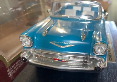 ROAD SIGNATURE 1/18 CHEVROLET BEL AIR 1957  MINT IN BOX - Immagine 1 di 4