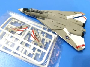Doyusha 1/144 aircraft 01 Grumman F-14 Tomcat VF-124 Gunfighters USS Kitty Hawk - Picture 1 of 2